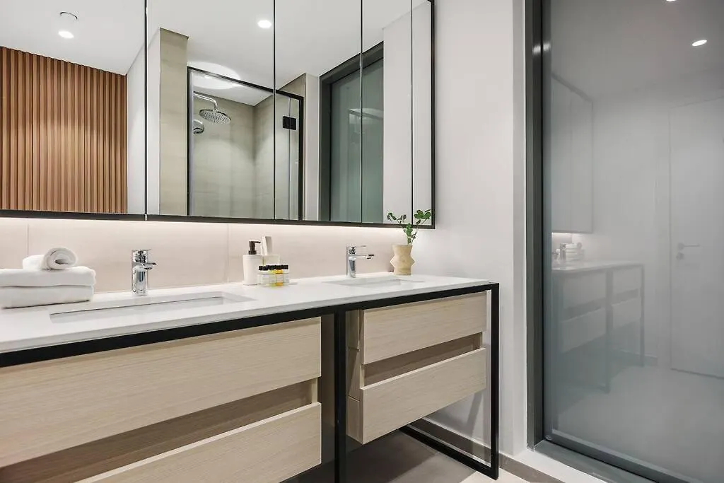 First Class 2Br Serene Retreat In Wilton Dubai